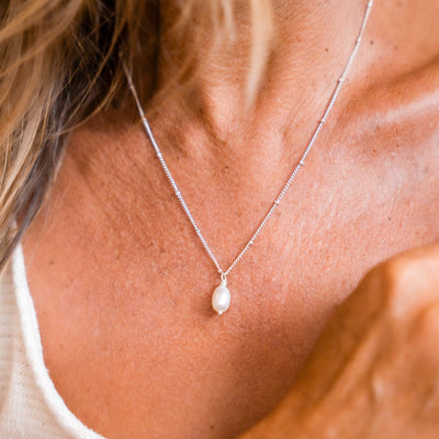 Delicate Pearl Affair
