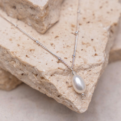 Delicate Pearl Affair