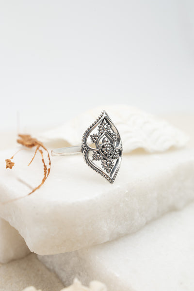 Lilly Flower Ring
